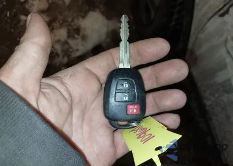 2016 Toyota Rav4 Le z USA, uszkodzony, nr VIN 2T3BFREV9GW414416